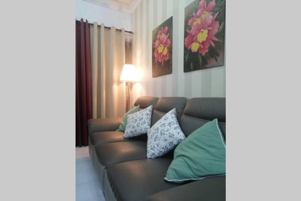 Orked Aeridina Homestay Pučong Exteriér fotografie
